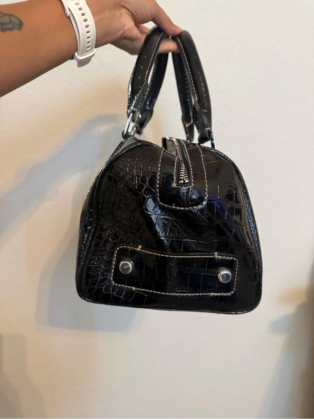 Guess | vintage Y2K black faux-croc patent leather